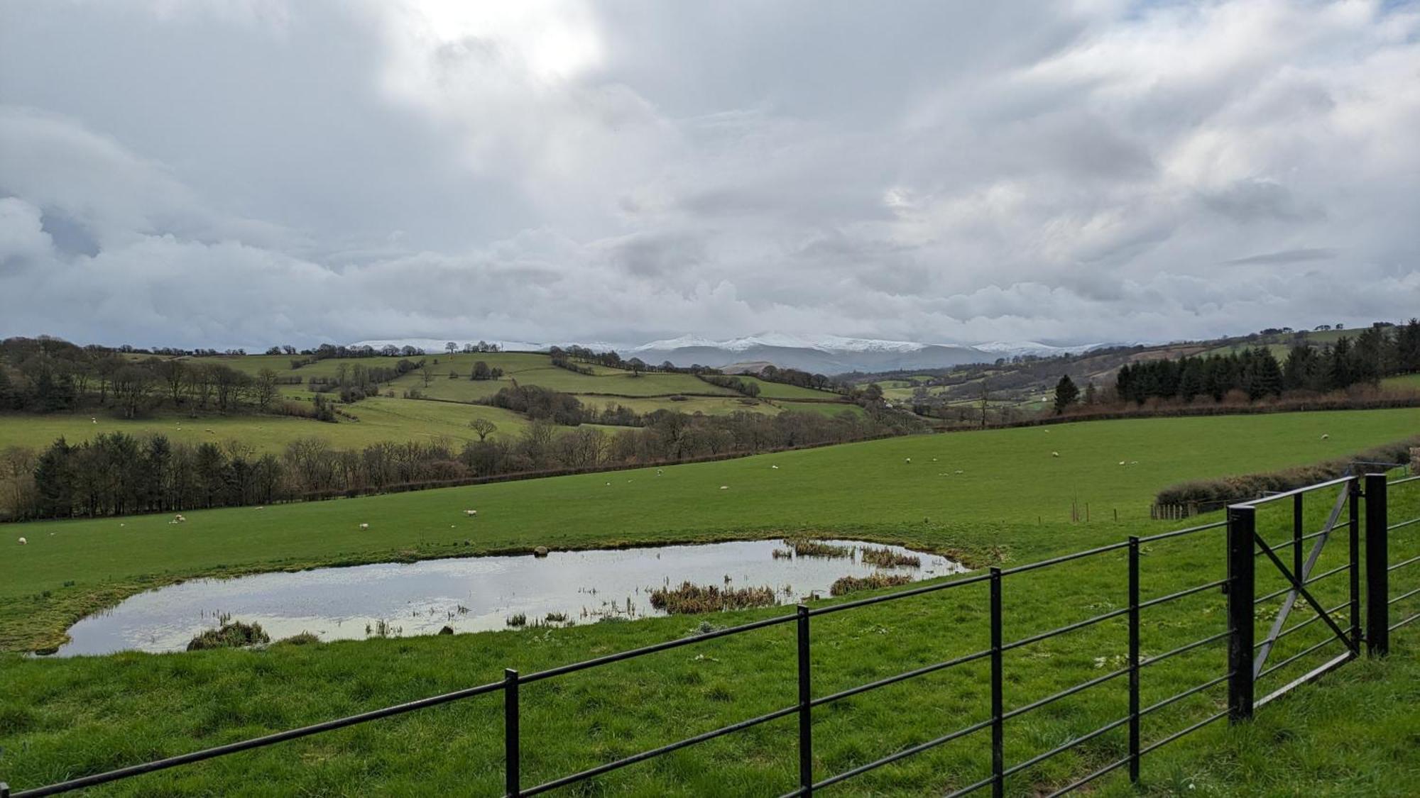 Vale Farm Cottages Brecon Exterior foto