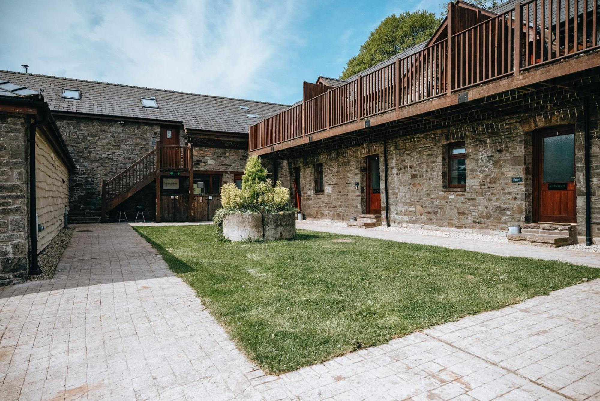 Vale Farm Cottages Brecon Exterior foto