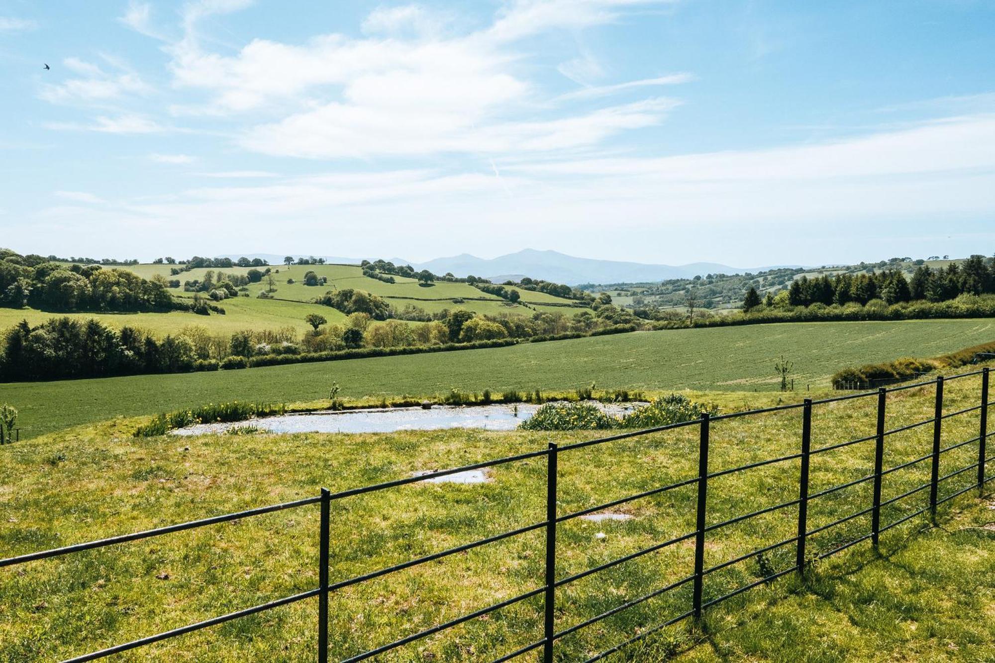 Vale Farm Cottages Brecon Exterior foto